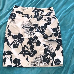 White House Black Market skirt